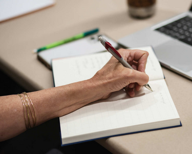 Novel Whispering: How To Finish a Novel (Livestream) Novel Whispering: How To Finish a Novel (Livestream)