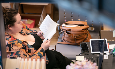 Queer Creatives: Fall Fireside Reading Meetup